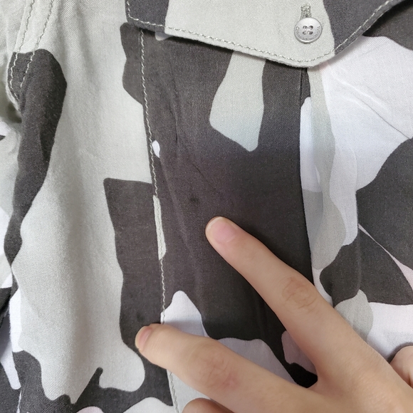 Calvin Klein Camo Blouse Shirt Tunic Top - Picture 7 of 7